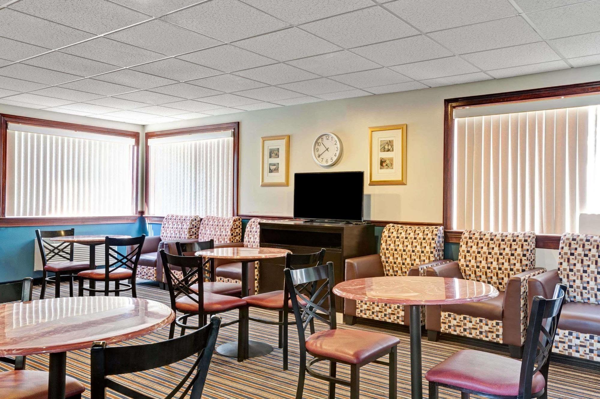 Hotel Super 8 By Wyndham Newark De Zewnętrze zdjęcie