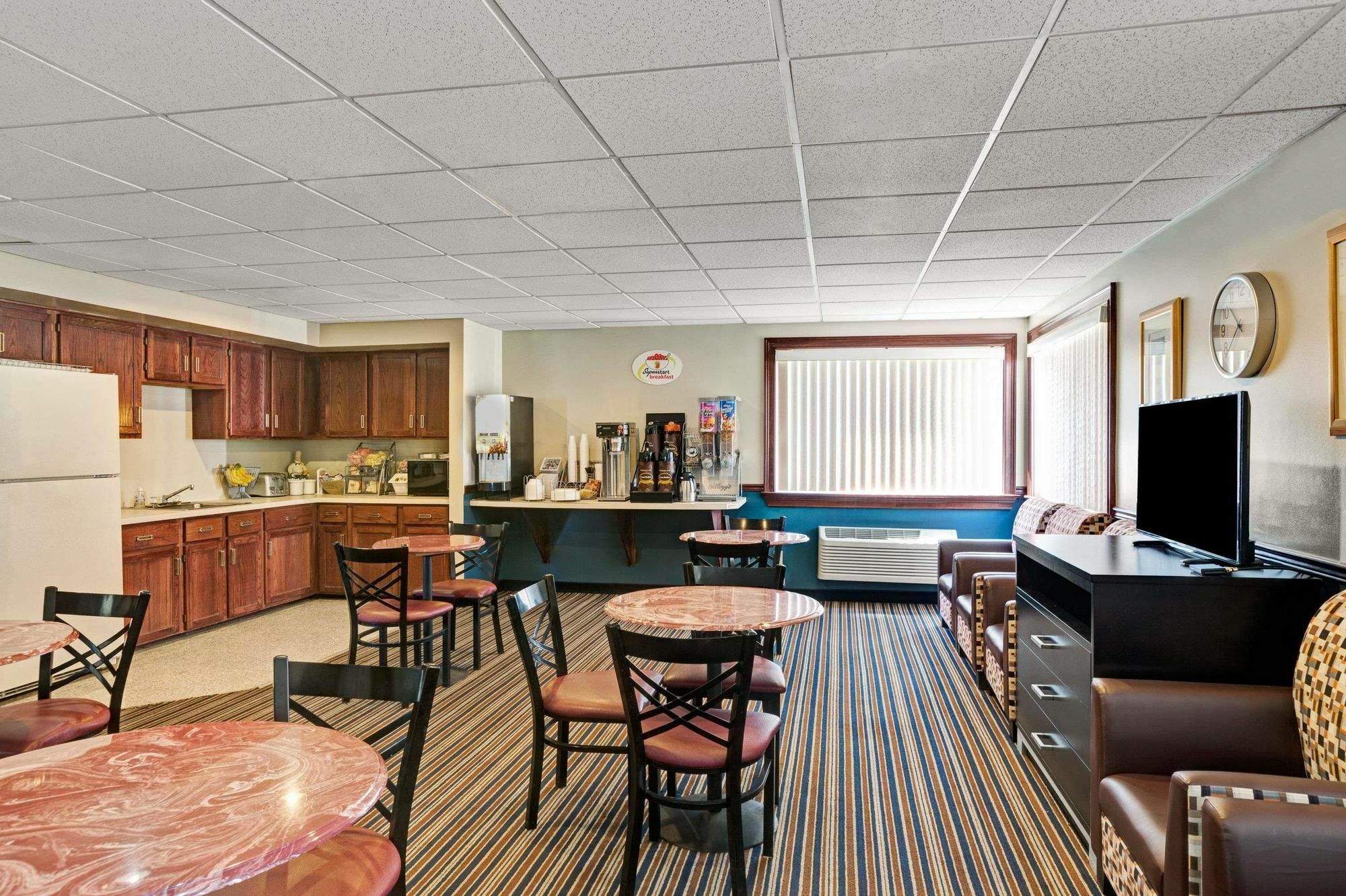 Hotel Super 8 By Wyndham Newark De Zewnętrze zdjęcie